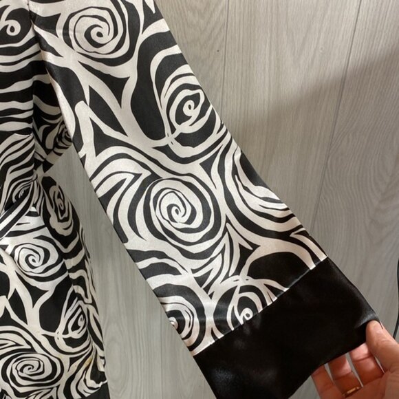 Allison Taylor Black and White Sheath Dress with Bell Sleeves - Picture 5 of 9